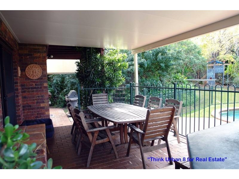 15 Mazzard Street, Bellbowrie QLD 4070